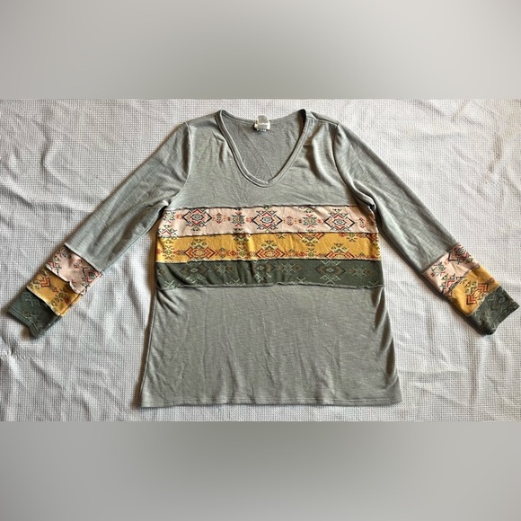 BiBi Women’s Gray Top with Yellow Green Pink Vibrant Design Size XL - Picture 1 of 10